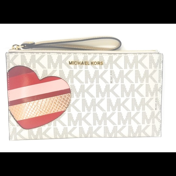 Michael Kors Vanilla PVC Heart Wristlet - Picture 1 of 4